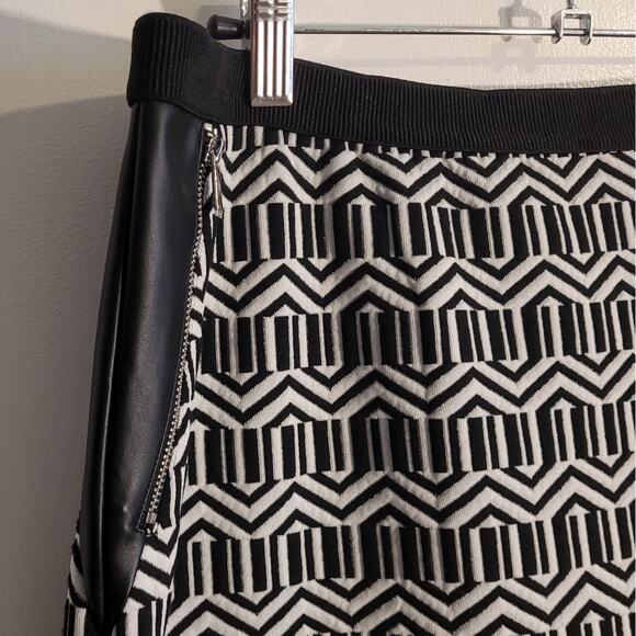 Raffaella Stretch Textured Pencil Skirt M Graphic Pull On Faux Leather Career - Picture 4 of 9